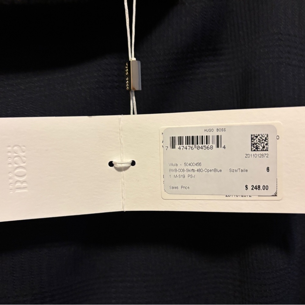 Hugo Boss Elegant Navy Pencil Skirt